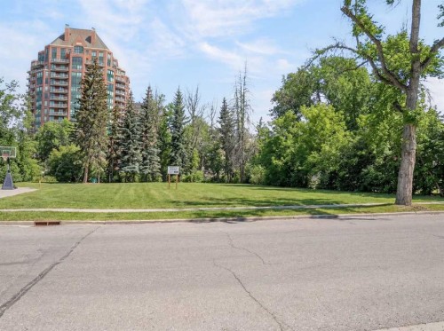 220 Roxboro Road Sw, Calgary, AB 