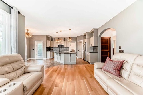 2 Tuscany Estates Crescent Nw, Calgary, AB - Indoor Photo Showing Living Room
