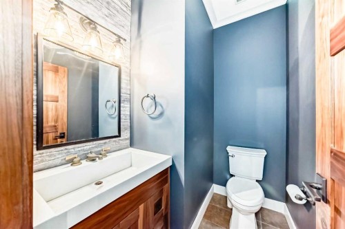 2 Tuscany Estates Crescent Nw, Calgary, AB - Indoor Photo Showing Bathroom