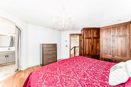 2 Tuscany Estates Crescent Nw, Calgary, AB - Indoor Photo Showing Bedroom