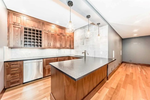 2 Tuscany Estates Crescent Nw, Calgary, AB - Indoor Photo Showing Kitchen