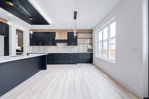 137 Saddlecrest Circle Ne, Calgary, AB - Indoor Photo Showing Kitchen