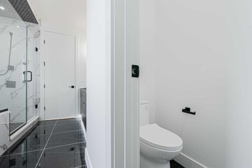 137 Saddlecrest Circle Ne, Calgary, AB - Indoor Photo Showing Bathroom