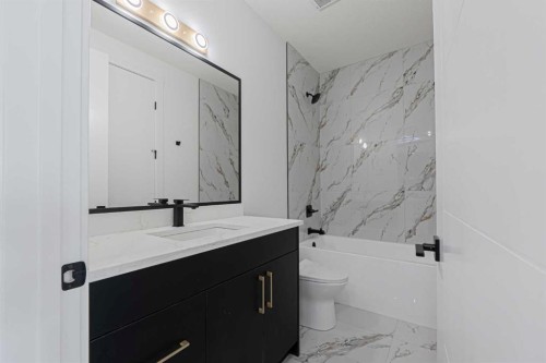 137 Saddlecrest Circle Ne, Calgary, AB - Indoor Photo Showing Bathroom