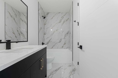 137 Saddlecrest Circle Ne, Calgary, AB - Indoor Photo Showing Bathroom