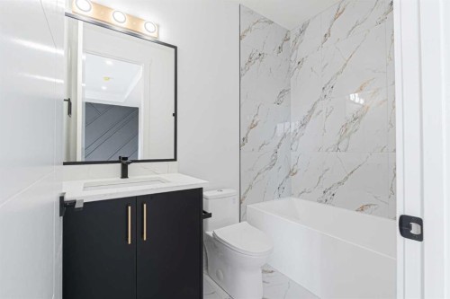 137 Saddlecrest Circle Ne, Calgary, AB - Indoor Photo Showing Bathroom