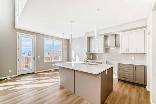 1093 Sawgrass Link Nw, Airdrie, AB - Indoor Photo Showing Kitchen