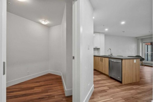 110-510 Edmonton Trail Ne, Calgary, AB - Indoor