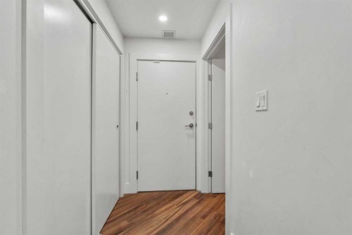 110-510 Edmonton Trail Ne, Calgary, AB - Indoor Photo Showing Other Room