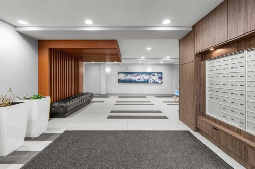 110-510 Edmonton Trail Ne, Calgary, AB - Indoor Photo Showing Other Room