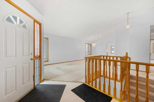 9119 Scurfield Drive Nw, Calgary, AB - Indoor Photo Showing Other Room