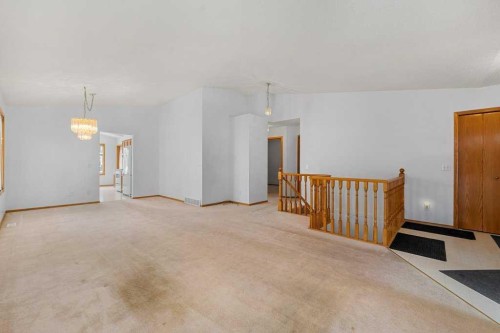 9119 Scurfield Drive Nw, Calgary, AB - Indoor Photo Showing Other Room