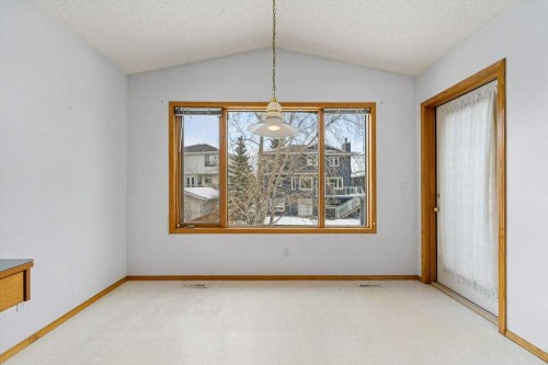9119 Scurfield Drive Nw, Calgary, AB - Indoor Photo Showing Other Room