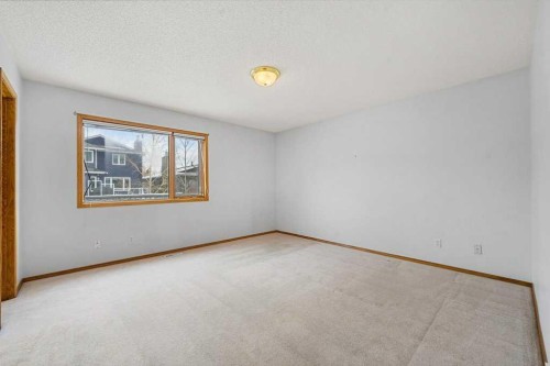 9119 Scurfield Drive Nw, Calgary, AB - Indoor Photo Showing Other Room