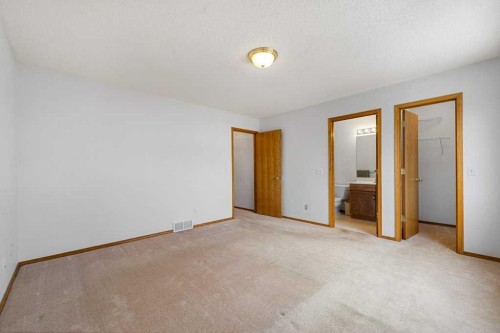 9119 Scurfield Drive Nw, Calgary, AB - Indoor Photo Showing Other Room