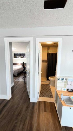 264049 Range Rd 41 Range, Cochrane, AB - Indoor Photo Showing Kitchen