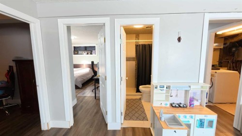 264049 Range Rd 41 Range, Cochrane, AB - Indoor Photo Showing Other Room