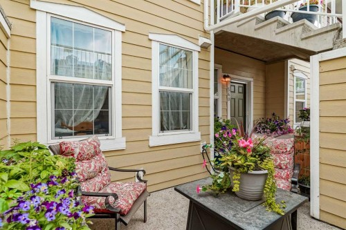 540 Mckenzie Towne Close SE Calgary, AB T2Z 1A7