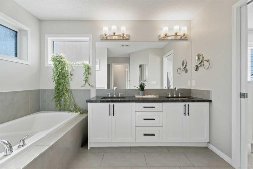 11 Mount Rae Heights, Okotoks, AB - Indoor Photo Showing Bathroom