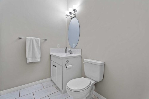 11 Mount Rae Heights, Okotoks, AB - Indoor Photo Showing Bathroom
