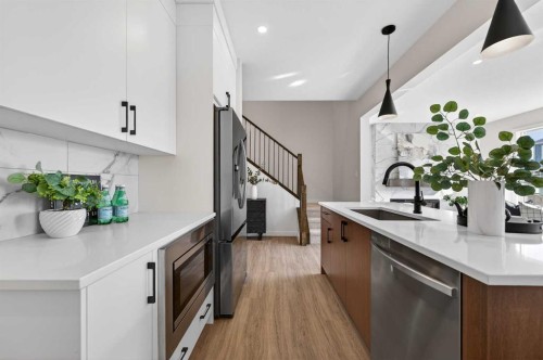 473 Lewiston Landing Ne, Calgary, AB - Indoor Photo Showing Kitchen With Upgraded Kitchen