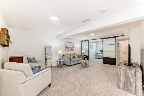 37 Legacy Glen Point Se, Calgary, AB - Indoor