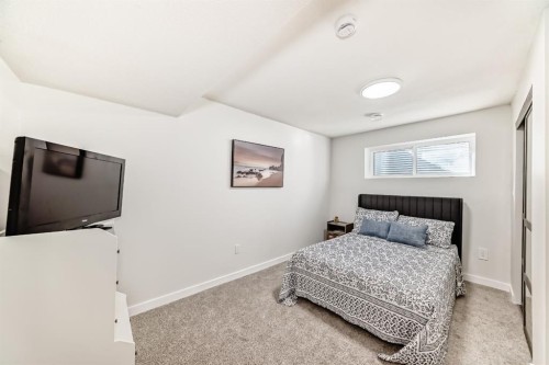 37 Legacy Glen Point Se, Calgary, AB - Indoor Photo Showing Bedroom