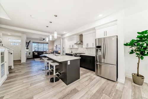 37 Legacy Glen Point Se, Calgary, AB - Indoor Photo Showing Kitchen With Upgraded Kitchen