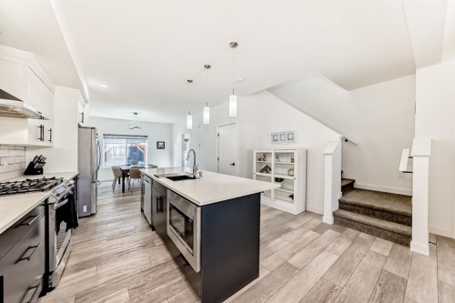 37 Legacy Glen Point Se, Calgary, AB - Indoor Photo Showing Kitchen With Upgraded Kitchen