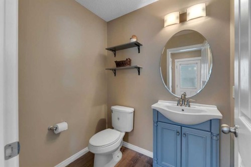 23 Copperpond Square Se, Calgary, AB - Indoor Photo Showing Bathroom
