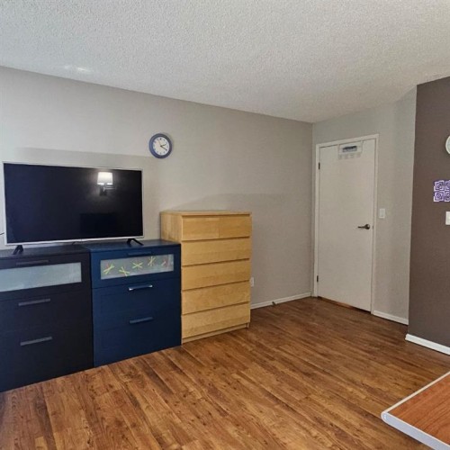 203-511 56 Avenue Sw, Calgary, AB - Indoor