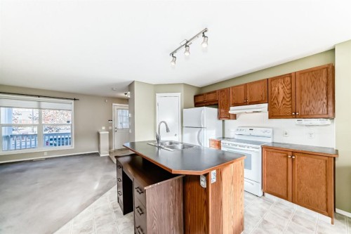 240 Prestwick Way Se, Calgary, AB - Indoor Photo Showing Kitchen