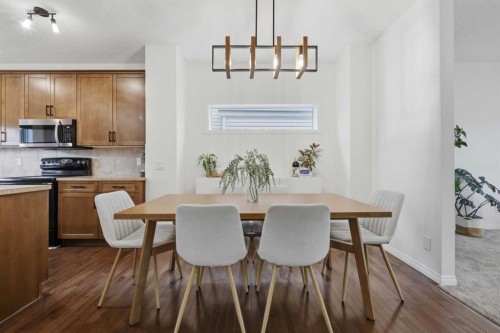 35 Covecreek Place Ne, Calgary, AB 