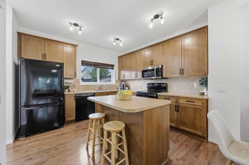 35 Covecreek Place Ne, Calgary, AB 