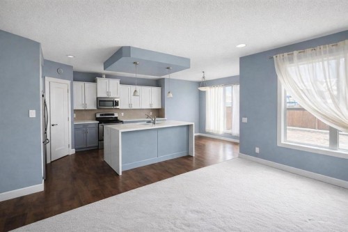 1580 New Brighton Drive Se, Calgary, AB - Indoor Photo Showing Kitchen