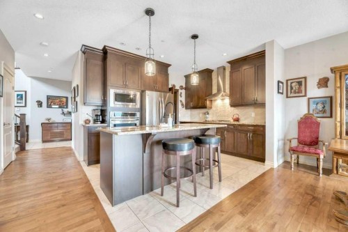 636 Muirfield Crescent, Lyalta, AB - Indoor Photo Showing Kitchen With Stainless Steel Kitchen With Upgraded Kitchen
