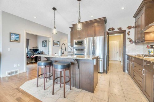636 Muirfield Crescent, Lyalta, AB - Indoor Photo Showing Kitchen With Stainless Steel Kitchen With Upgraded Kitchen