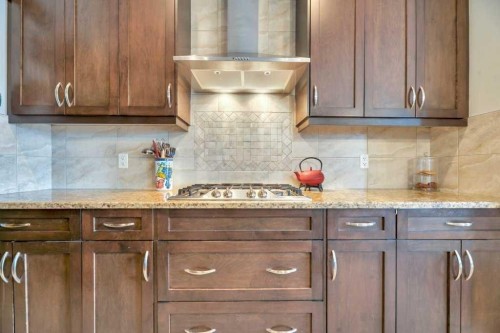 636 Muirfield Crescent, Lyalta, AB - Indoor Photo Showing Kitchen