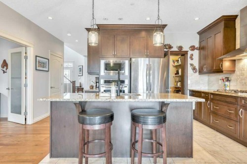 636 Muirfield Crescent, Lyalta, AB - Indoor Photo Showing Kitchen With Stainless Steel Kitchen With Upgraded Kitchen