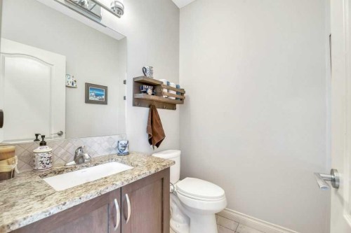 636 Muirfield Crescent, Lyalta, AB - Indoor Photo Showing Bathroom