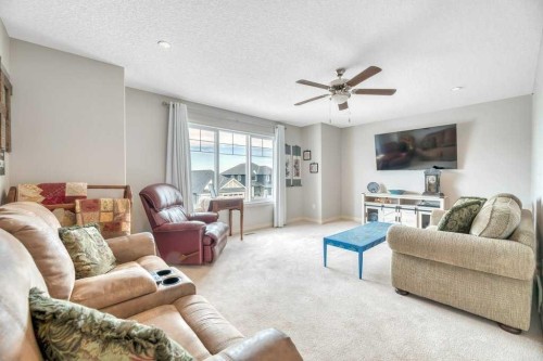 636 Muirfield Crescent, Lyalta, AB - Indoor Photo Showing Living Room