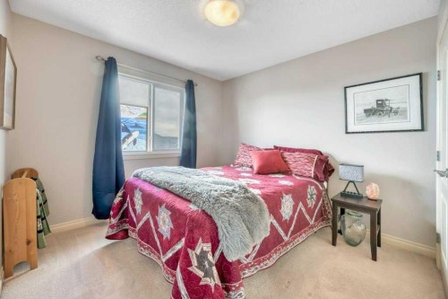 636 Muirfield Crescent, Lyalta, AB - Indoor Photo Showing Bedroom
