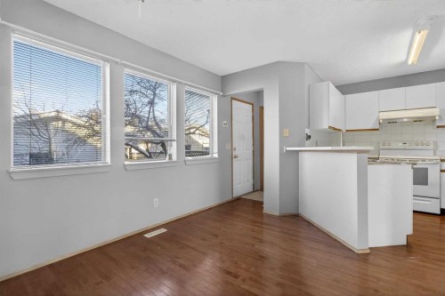 257 Fresno Place Ne, Calgary, AB - Indoor Photo Showing Kitchen