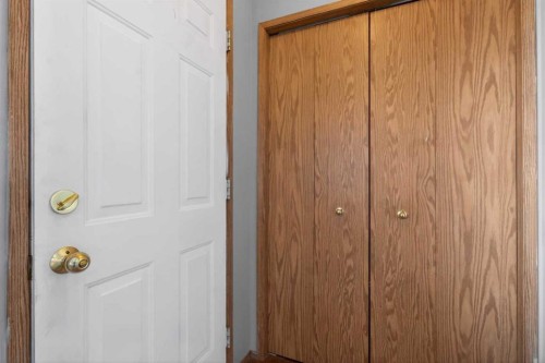 257 Fresno Place Ne, Calgary, AB - Indoor Photo Showing Other Room