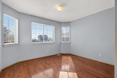 257 Fresno Place Ne, Calgary, AB - Indoor Photo Showing Other Room