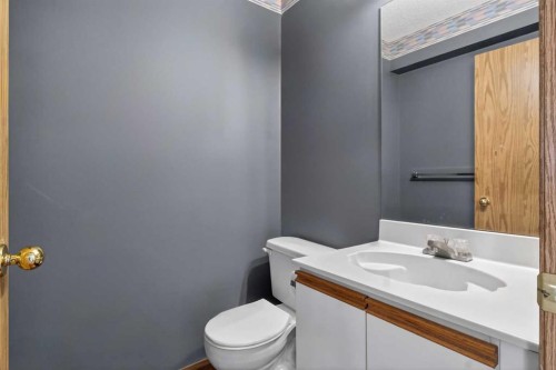 257 Fresno Place Ne, Calgary, AB - Indoor Photo Showing Bathroom