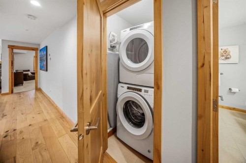103-905 Spring Creek Drive, Canmore, AB - Indoor Photo Showing Laundry Room