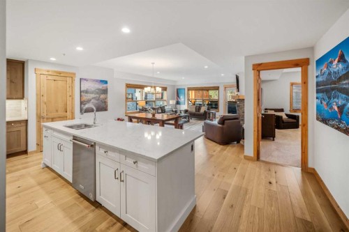 103-905 Spring Creek Drive, Canmore, AB - Indoor Photo Showing Kitchen