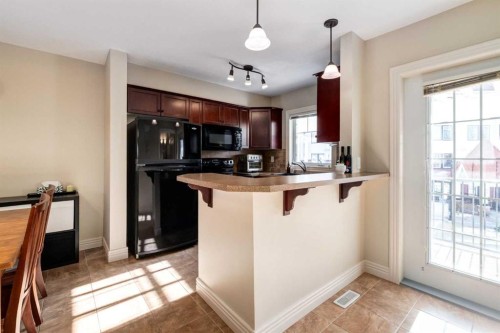 37 Royal Oak Plaza Nw, Calgary, AB - Indoor Photo Showing Kitchen
