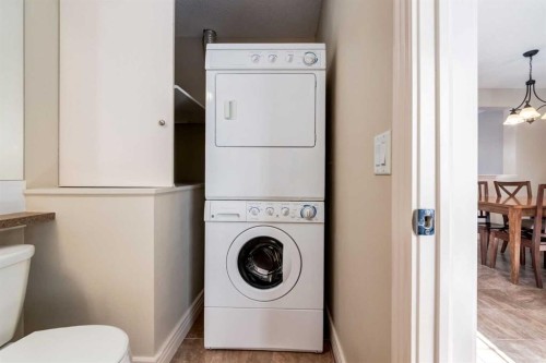 37 Royal Oak Plaza Nw, Calgary, AB - Indoor Photo Showing Laundry Room